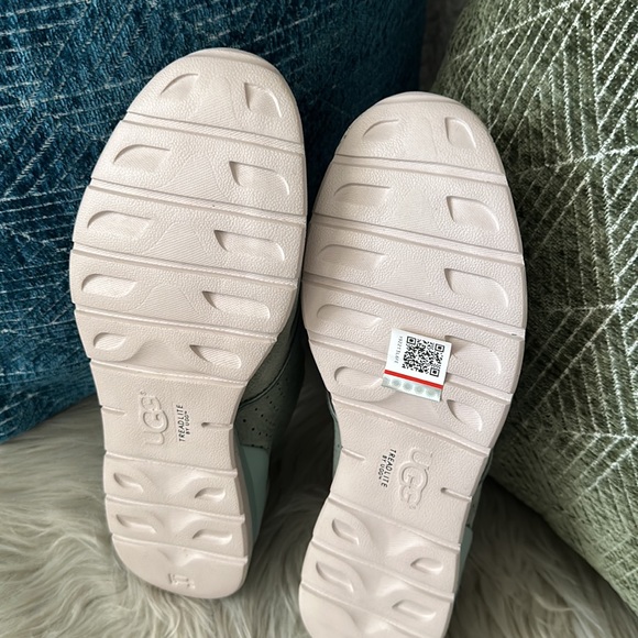 UGG TYE - Picture 8 of 9